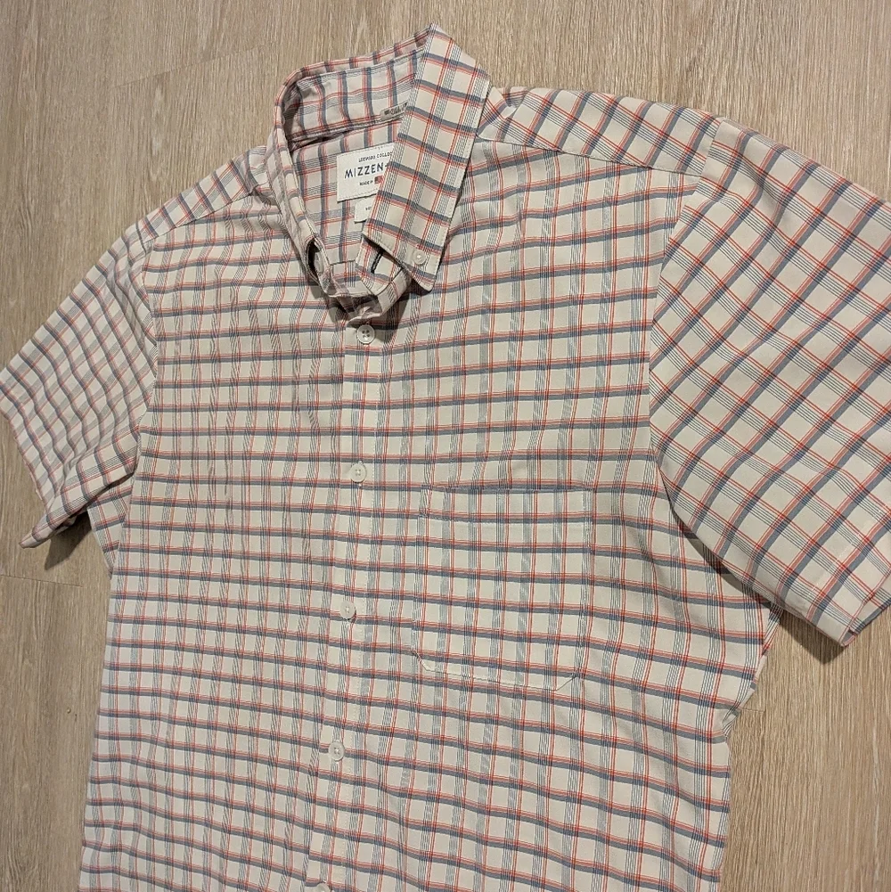 Mizzen+Main Leeward Shirt Men's Medium Trim Fit  Plaid Short Sleeve Stretch